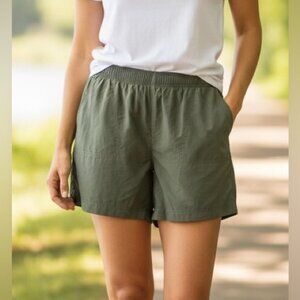 Columbia Women's Sandy River Shorts 5” inseam Olive Green regular fit size large